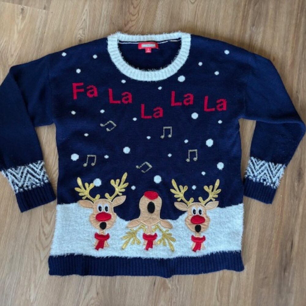 Holiday Traditions Singing Reindeer Christmas Sweater XL